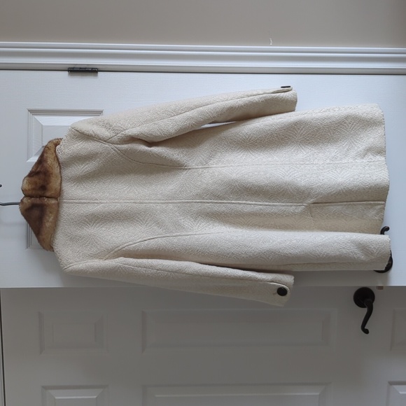 Merona Ladies Winter Jacket w/ Faux Fur - Picture 8 of 12